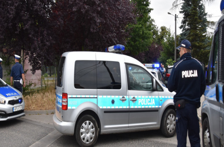 Oszustwo na policjanta. Mężczyzna poprosił kobietę o pomoc i 250 tys. zł.  [FILM] - Zdjęcie główne