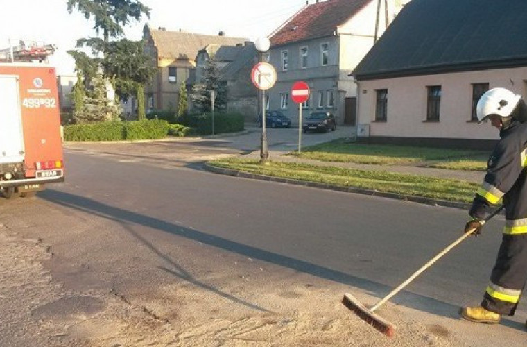 Groźny wypadek w Zdunach. Motocyklista trafił do szpitala - Zdjęcie główne