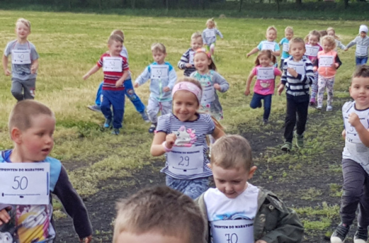 Rozdrażew: Bieg przedszkolaków. Sprintem do maratonu[ZDJĘCIA] - Zdjęcie główne