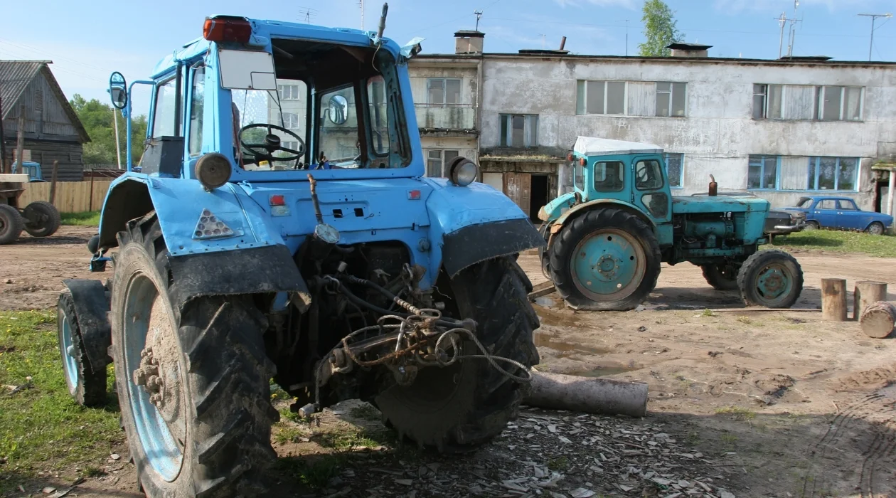 Śmiertelny wypadek w gminie Kobylin. Dziadek potrącił wnuczka traktorem - Zdjęcie główne