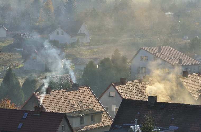 Krotoszyn. Dron sprawdzi, czym palimy w piecach? - Zdjęcie główne