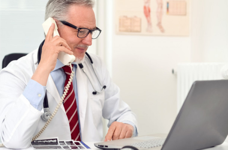 Specjaliści dyżurują pod telefonem. Są do dyspozycji pacjentów - Zdjęcie główne