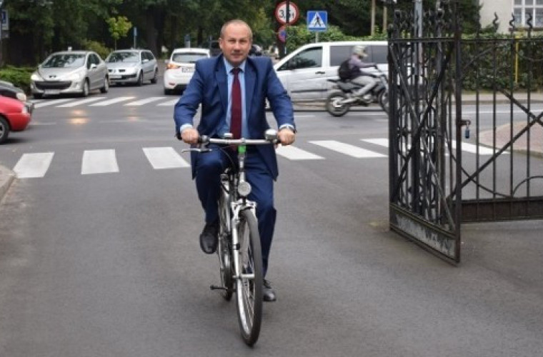 Krotoszyn. Dzień bez samochodu. Burmistrz na rowerze - Zdjęcie główne