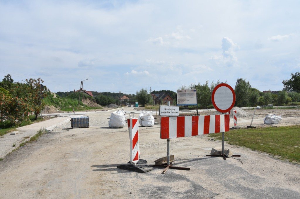 Budowa ronda przy Kobylińskiej i Kopernika w Zdunach - Zdjęcie główne