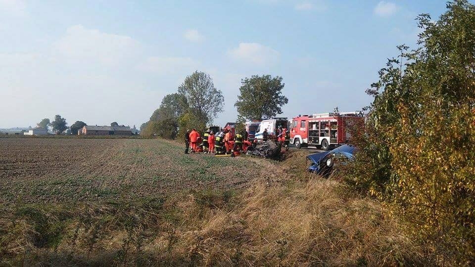 Wypadek na drodze wojewódzkiej. 3 osoby ranne. [ZDJĘCIA] - Zdjęcie główne