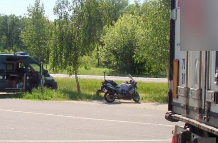 Inspektorzy na motocyklach zatrzymali niszczyciela dróg - Zdjęcie główne