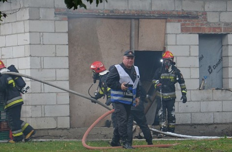 Krotoszyn. Pali się garaż przy Polnej - Zdjęcie główne