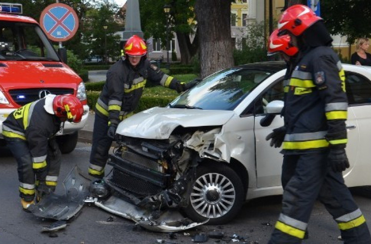 Krotoszyn. Fiatem w śmieciarkę - Zdjęcie główne