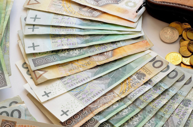 Krotoszyn. Urzędnicy chodzą po domach. Roznoszą decyzje podatkowe - Zdjęcie główne