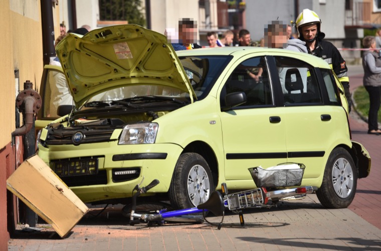 Wypadek w Krotoszynie. Potrącenie rowerzystki na ścieżce rowerowej [FOTO] - Zdjęcie główne