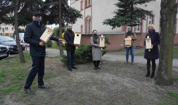 Powiat krotoszyński. Powiesili budki dla ptaków i nietoperzy