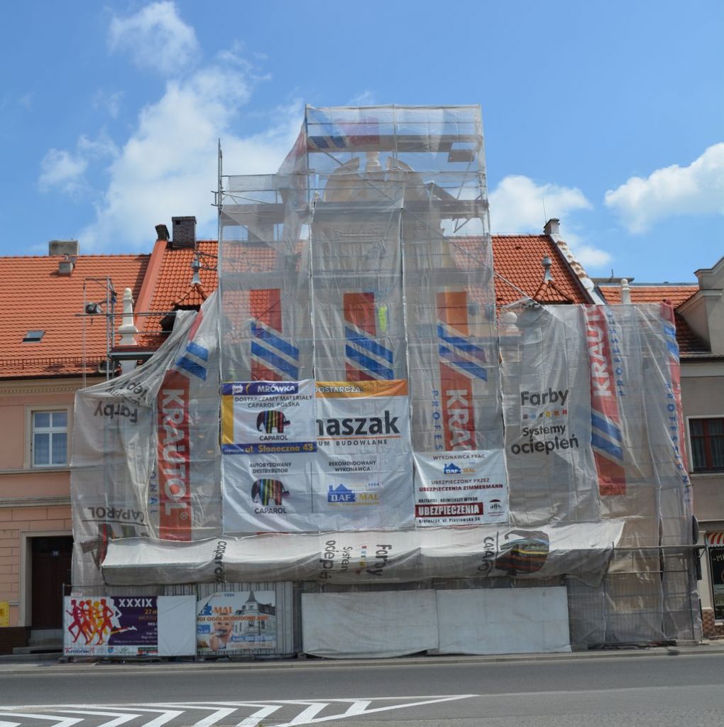 Trwa remontu budynku urzędu miasta w Koźminie Wlkp.