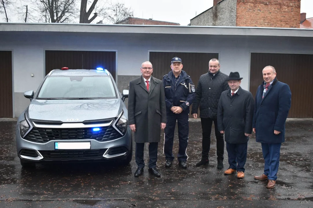 Powiat krotoszyński. Samorządy zrzuciły się na nowy samochód dla policjantów. - Zdjęcie główne