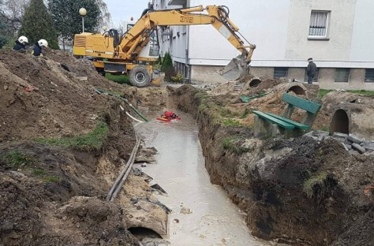 Koźmin Wlkp. Woda na Osiedlu Tysiąclecia. Zalało piwnice [ZDJĘCIA] - Zdjęcie główne