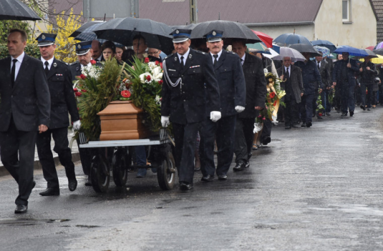 Pożegnano Edwarda Kozupę [ZDJĘCIA] - Zdjęcie główne