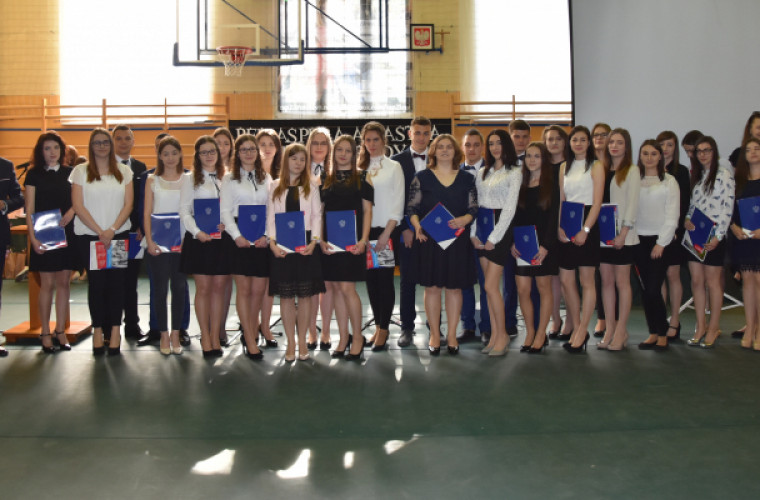 Zakończenie roku szkolnego maturzystów w ZSP nr 2 [ZDJĘCIA] - Zdjęcie główne