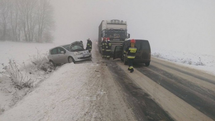 Groźny wypadek. Jedna osoba w szpitalu [FOTO] - Zdjęcie główne