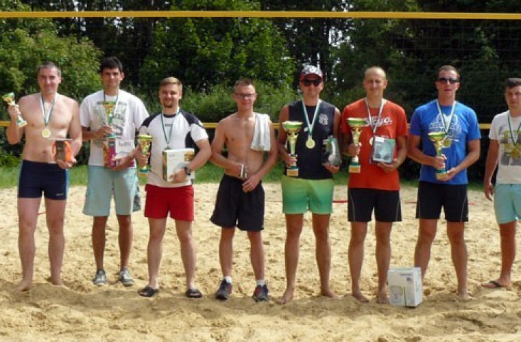 Turniej siatkówki plażowej w Koźminie Wlkp. - Zdjęcie główne