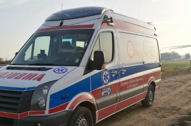 Długołęka - Kobylin. Na polu znaleźli nieprzytomnego mężczyznę. Wezwano LPR - Zdjęcie główne