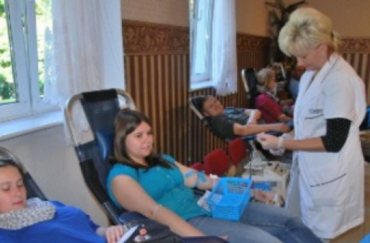 Koźmin Wlkp. Oddali krew dla chorych i poszkodowanych w wypadkach - Zdjęcie główne