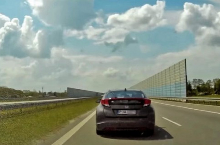 Pokazali go w internecie. Trafił do TVN-u. Król lewego pasa... zza miedzy - Zdjęcie główne