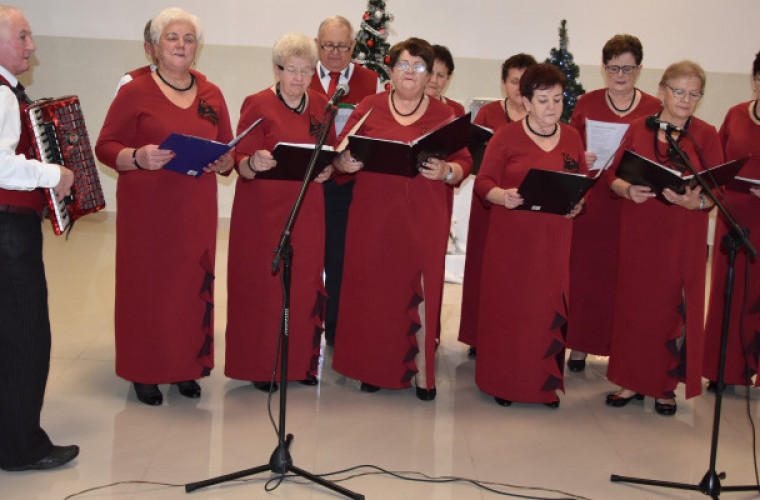 Chwaliszew. Seniorzy zaśpiewali kolędy [FOTO] - Zdjęcie główne