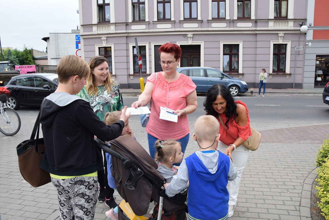 Krotoszyn. Happening pracowników biblioteki [ZDJĘCIA] - Zdjęcie główne