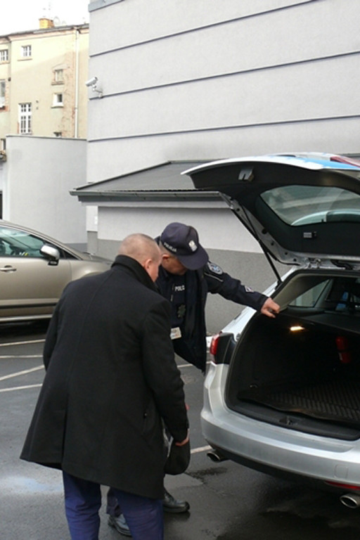 Krotoszyn. Nowy radiowóz. Pod maską ma 200 Koni Mechanicznych [FOTO] - Zdjęcie główne