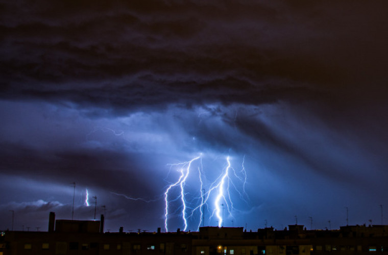 Uwaga! Burza i intensywne opady! - Zdjęcie główne