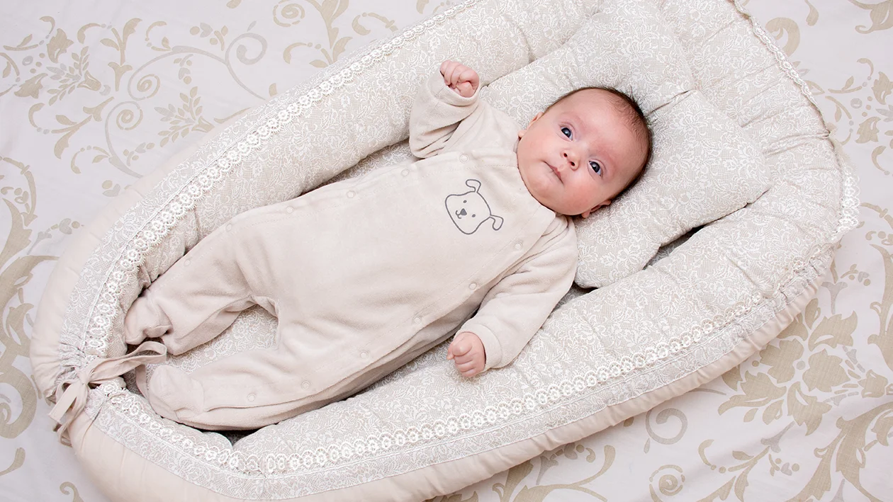 Metoda Floor Bed czyli materac na podłodze zamiast łóżeczka dla dziecka - Zdjęcie główne