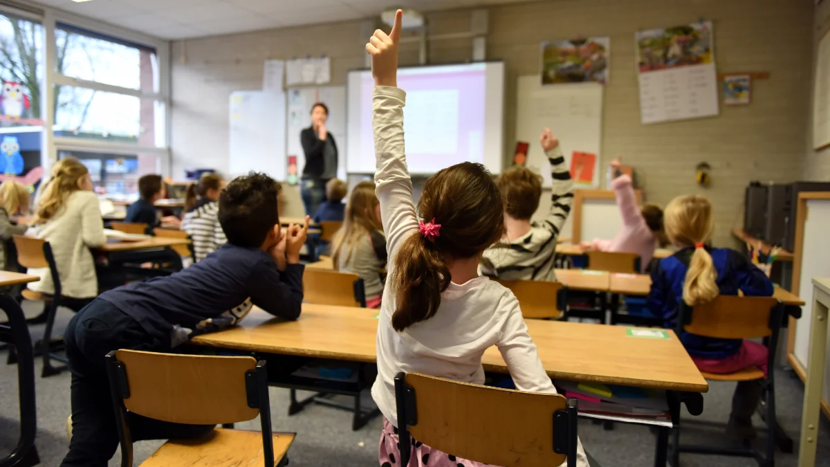 Czy miesiąc urodzenia wpływa na sukcesy szkolne dzieci? Badania ujawniają interesujące fakty - Zdjęcie główne