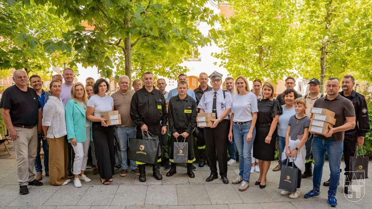 Strażacy dostali nowoczesne radiotelefony. Ponad 30 urządzeń trafiło do jednostek [ZDJĘCIA]
