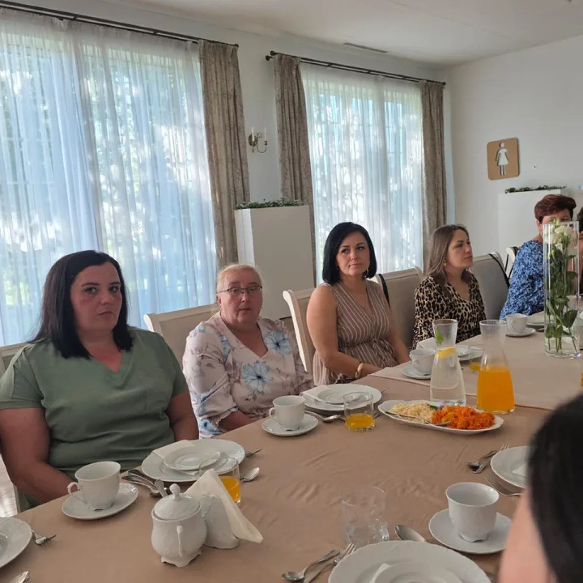Dzień Matki w Orli. KGW z całej gminy spotkały się w pałacu [ZDJĘCIA]