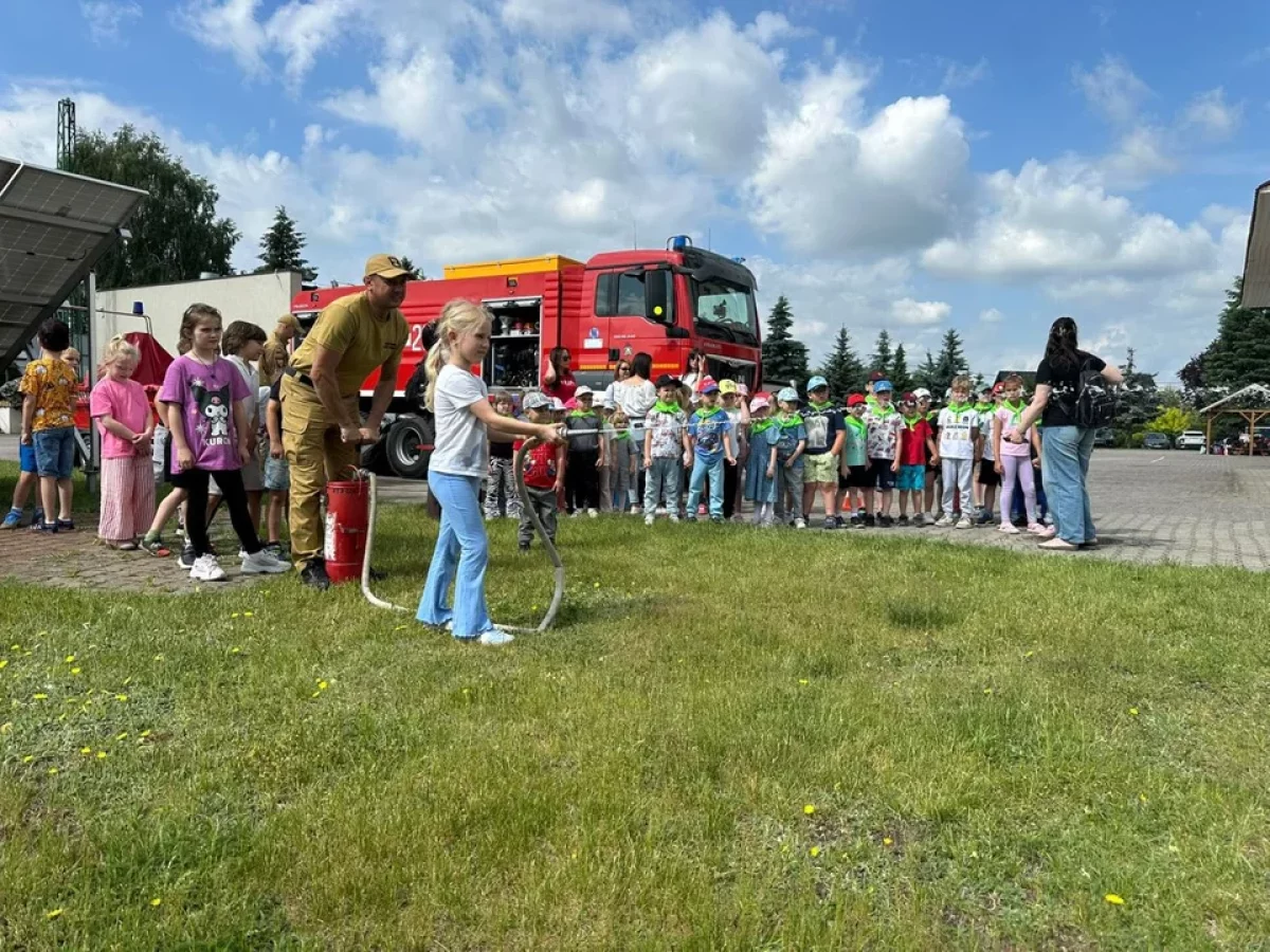 Wozami bojowymi podbili serca dzieci. Niezwykły piknik