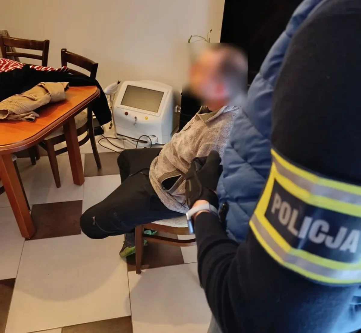 Nocny gang okradał klinikę i salon kosmetyczny w regionie. Straty sięgnęły setek tysięcy złotych