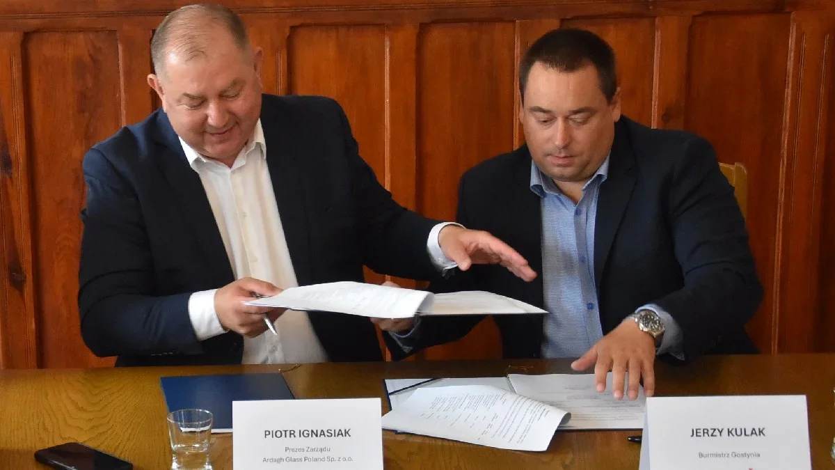 Przełomowa umowa między gminą a międzynarodową korporacją. Jej warunki negocjowano w Londynie, Dublinie oraz Kopenhadze