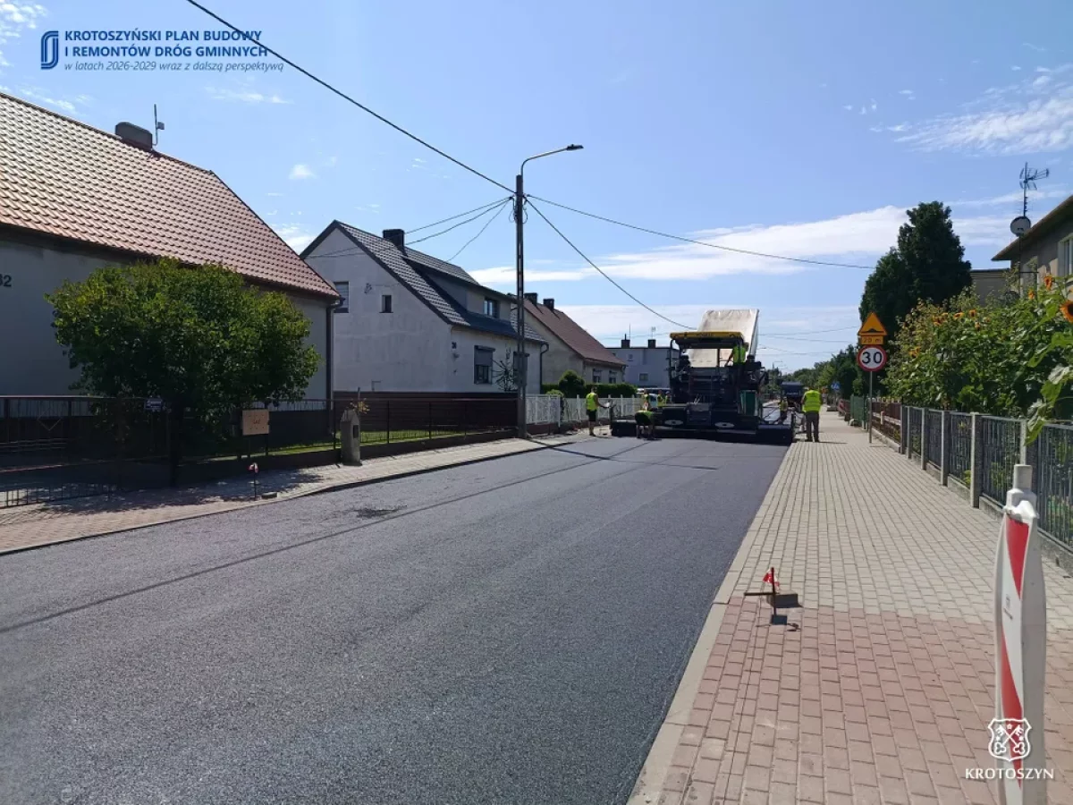 Remont ulicy Wojciechowskiego w Krotoszynie na finiszu. Kierowcy i piesi niedługo odetchną