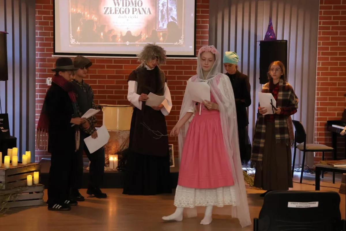 „Kreatywne Dziady” w Pleszewie. Mieli tylko godzinę na przygotowanie, zachwycili wszystkich! [ZDJĘCIA]