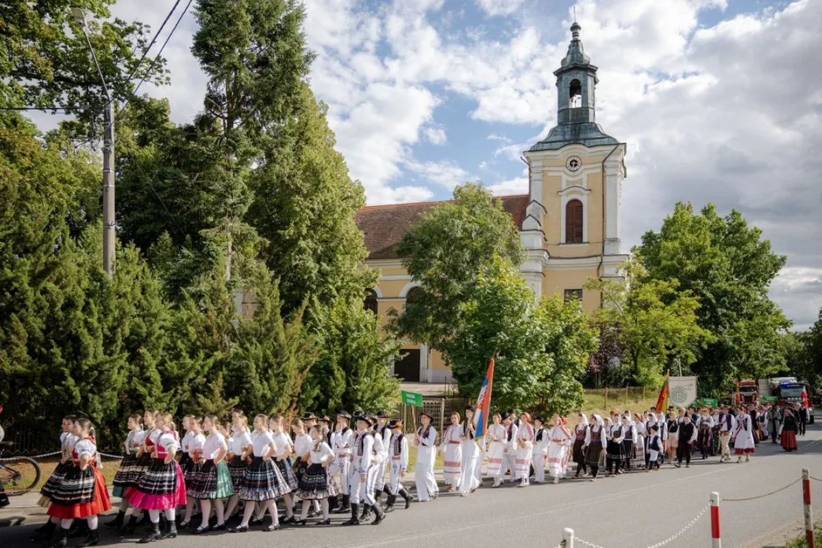 Zespoły z różnych stron świata zjechały do Jaraczewa. Było kolorowo i radośnie [ZDJĘCIA]