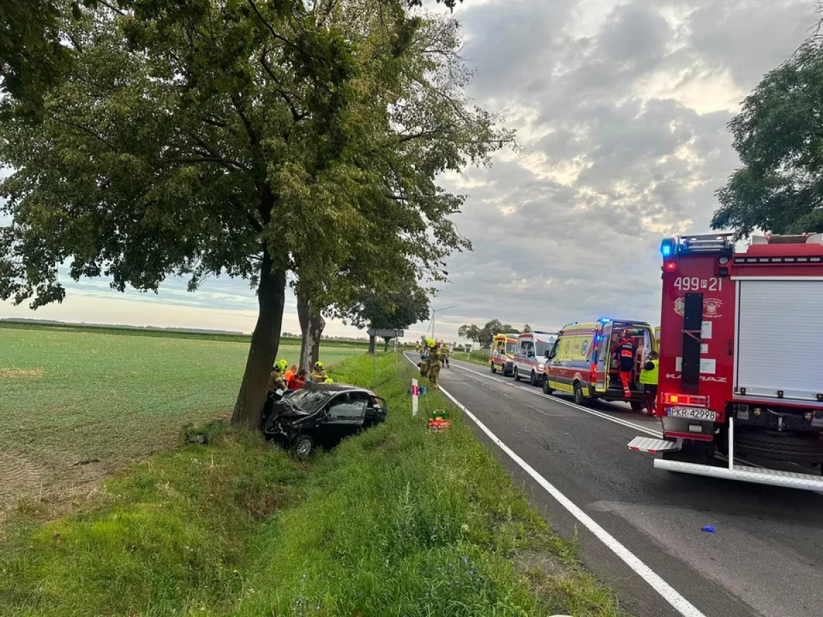 Wypadek na trasie Jarocin-Krotoszyn. Lądował śmigłowiec LPR