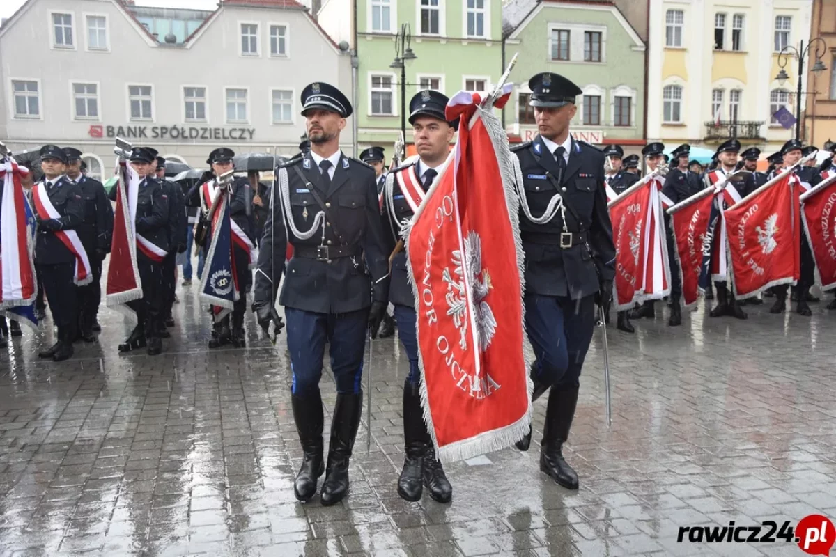 Wojewódzkie Obchody Święta Policji i nadanie sztandaru w Rawiczu [ZDJĘCIA]