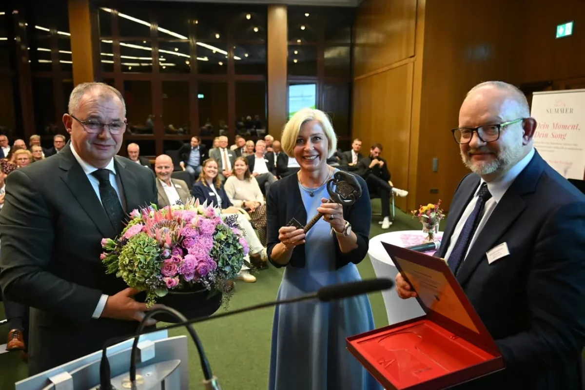 Pojechali do Niemiec z niezwykłym prezentem. Ważna uroczystość z udziałem władz naszego powiatu [ZDJĘCIA]