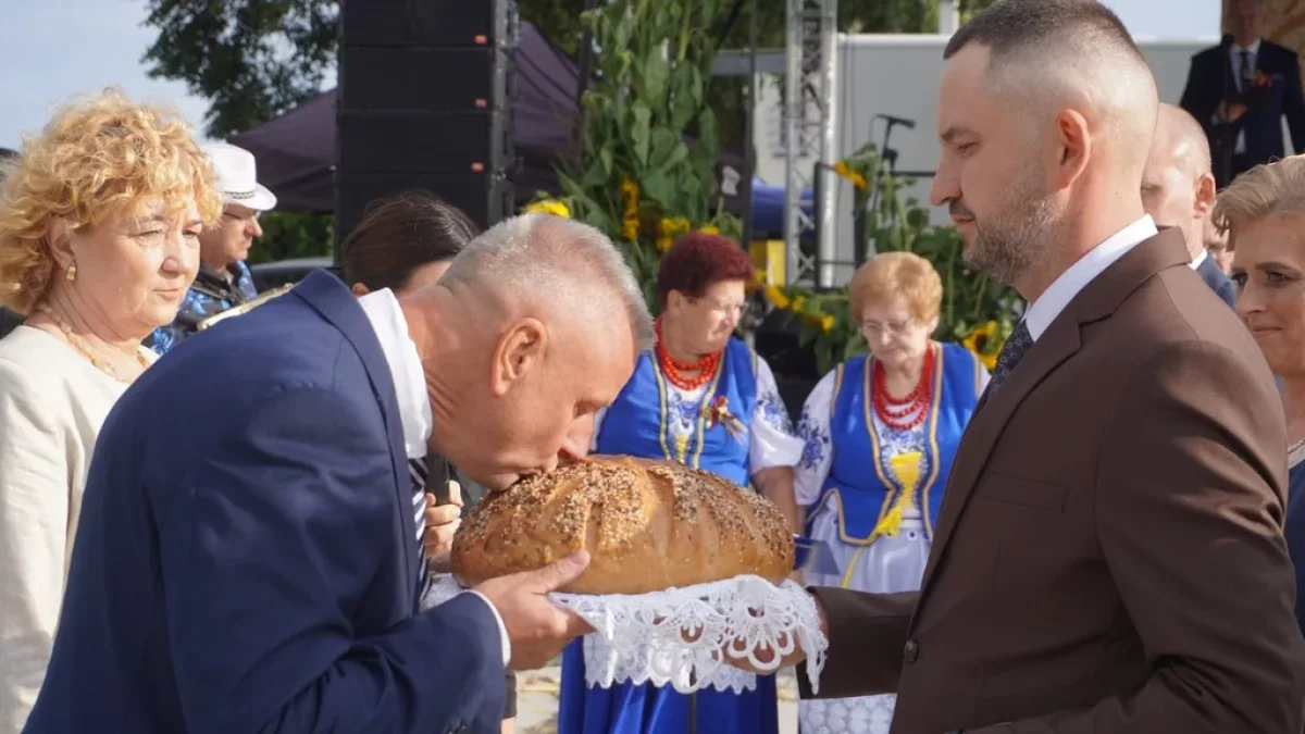Zespół Skaner gwiazdą wieczoru. Tak gmina Dobrzyca dziękowała za tegoroczne plony [ZDJĘCIA]