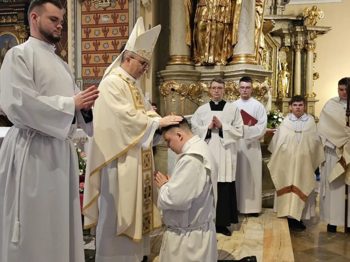 W diecezji wyświęcono nowych księży. Kuria podała niepokojącą informację [ZDJĘCIA]