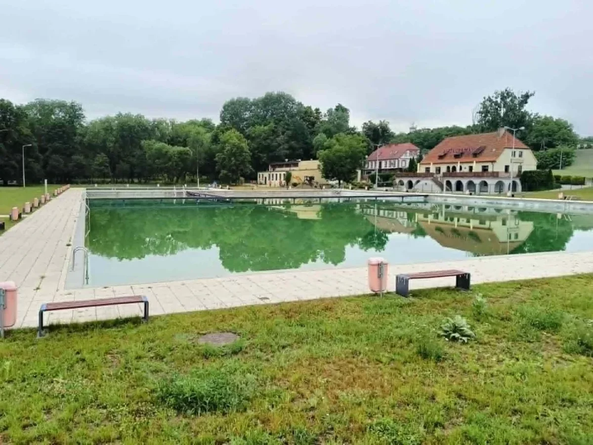 Co w tym sezonie z jedynym otwartym basenem w naszej okolicy?