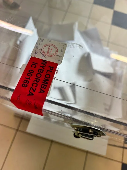 Obrazek do pytania - Kiedy odbyły się pierwsze, częściowo wolne wybory w Polsce?