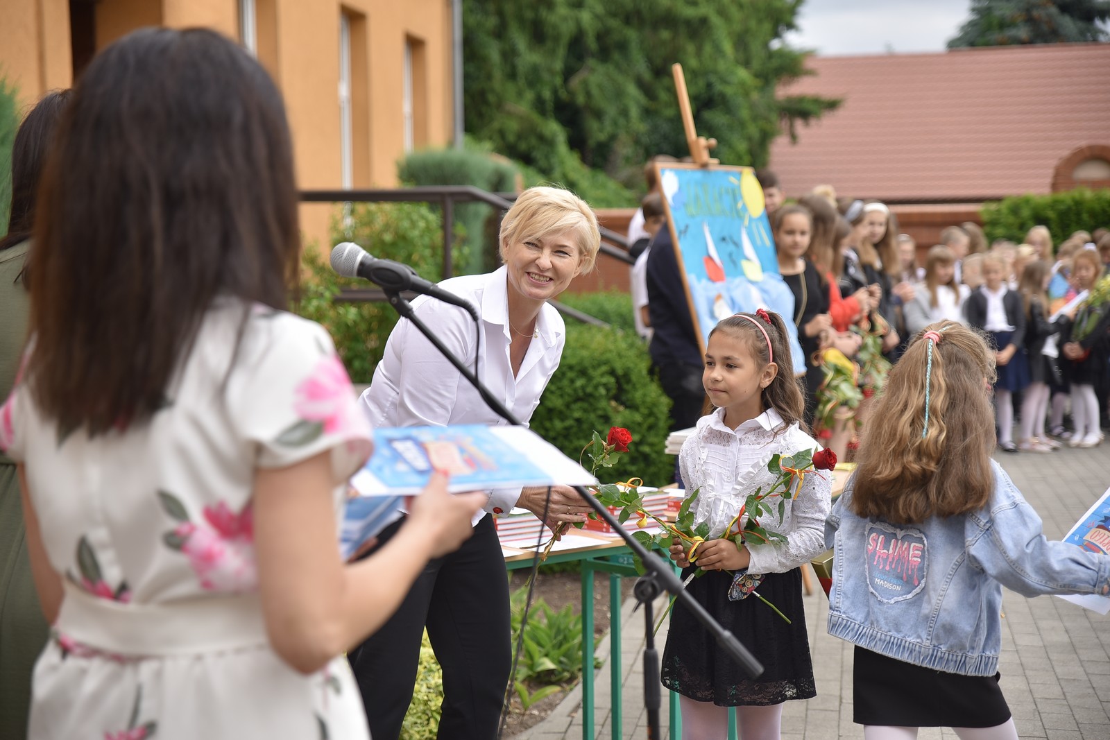 Czas na wakacje. Zakończenie roku w Szkole Podstawowej w Jutrosinie [FOTO] - Zdjęcie główne