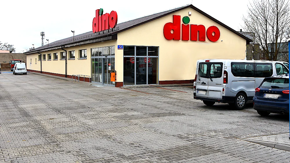 Rawicz. Kolejny market Dino i salon meblowy Bodzio powstają przy ul. Sarnowskiej - Zdjęcie główne