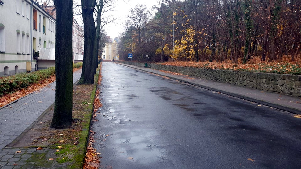 Zniknęły pachołki z ulicy Grota - Roweckiego - Zdjęcie główne