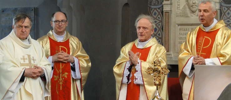 40-lecie kapłaństwa z ofiarowaniem relikwii [FOTO] - Zdjęcie główne